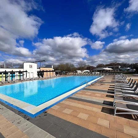 Luamar Holidays- Tattershall Lakes - Lancaster Crescent Hotell Eksteriør bilde